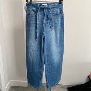 NWOT Forever 21 Wide Leg Jeans with belt Size 27